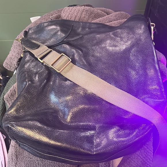 Cute Maya bag gently used and ready for its next home. - Picture 2 of 5